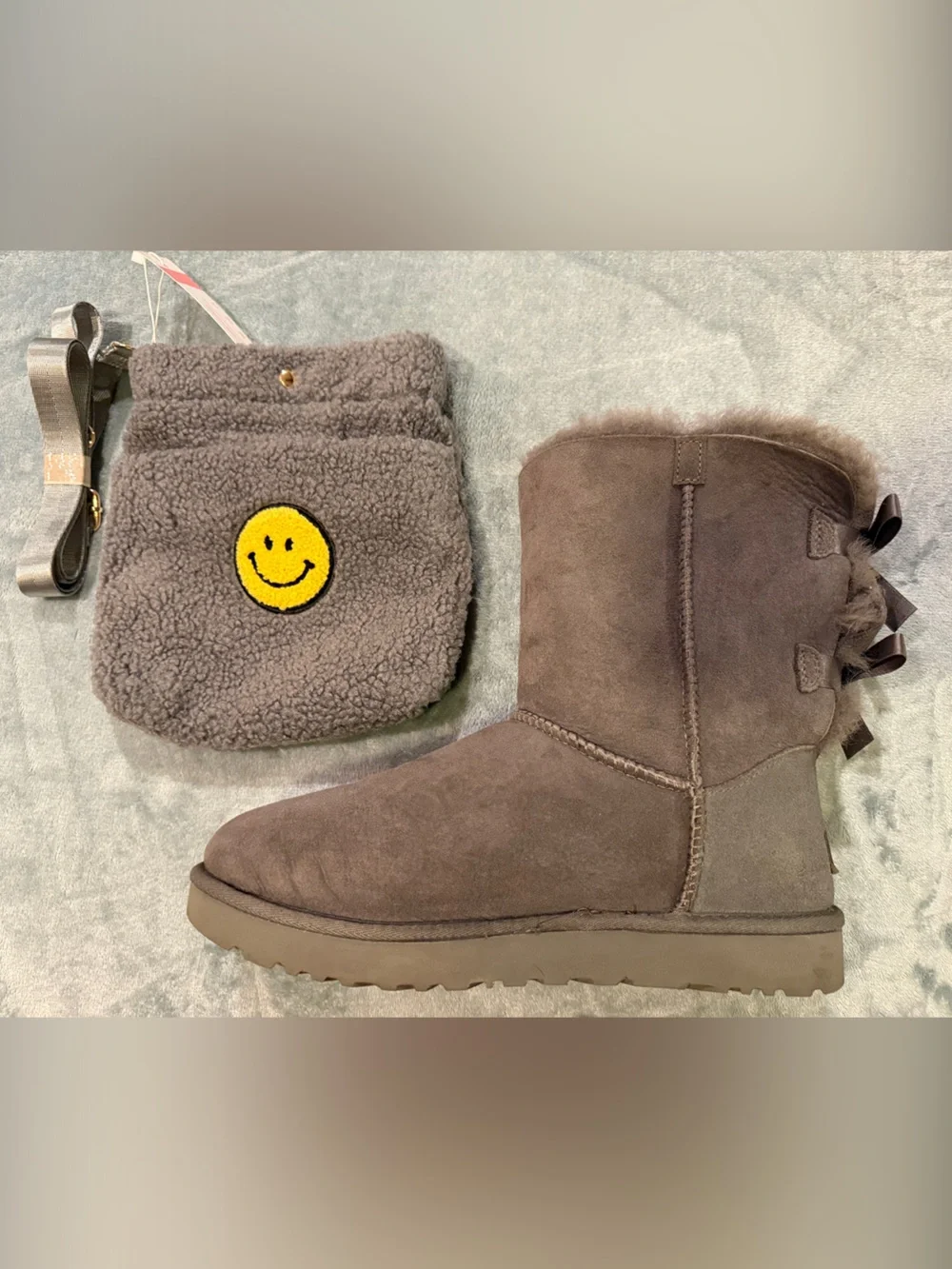 UGG Women's Bailey Bow ll Shearling Lined Grey Boot, size11/ 42 NIB
